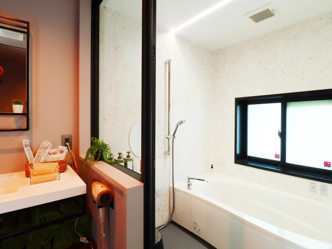 Bathroom 2, WASSA WASSA, Ōgimi