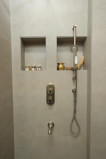 Bathroom 5, Walden, Rupnagar