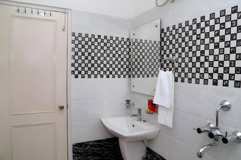 Bathroom, Hotel AKM Starlite , Sahibzada Ajit Singh Nagar
