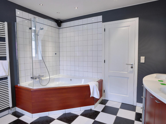 Bathroom 4, Holiday Home in Spa near Thermal Baths, Liège