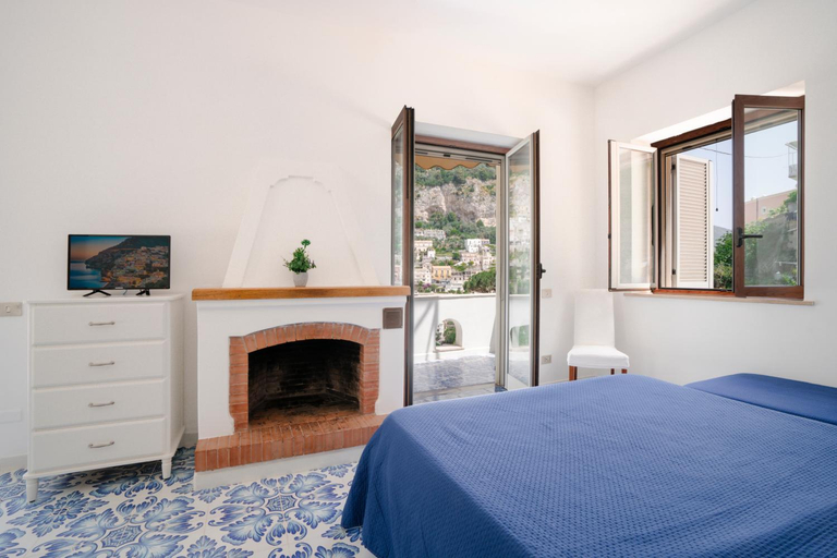 Bedroom 2, VillaCarrino, Salerno