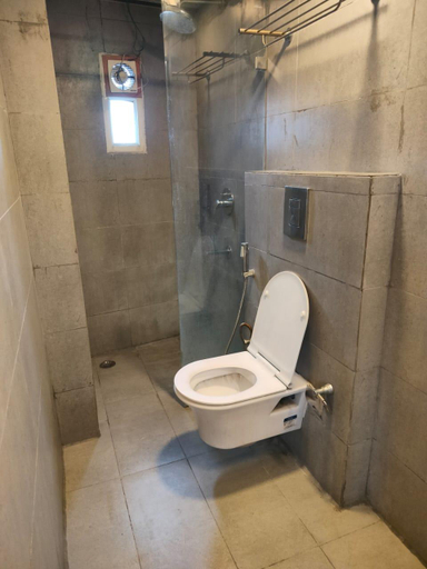 Bathroom 4, SwagStay Hotel Century, Nagpur