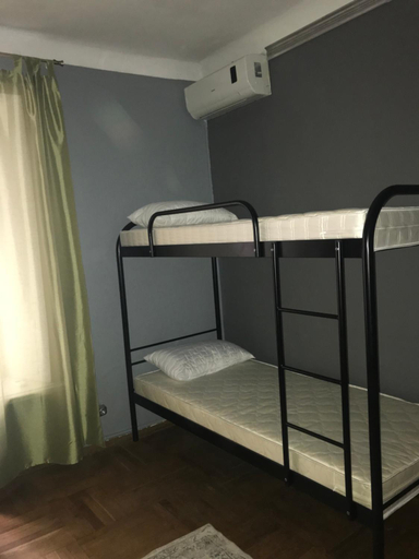 Bedroom 2, Hobbit, Odes'ka