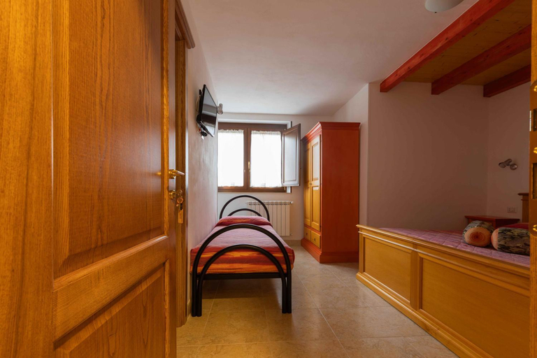 Bedroom 2, B&B Gennargentu, Nuoro
