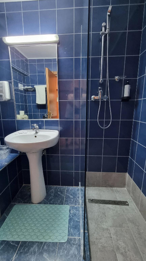 Bathroom 4, Hotel Condor, Constanta