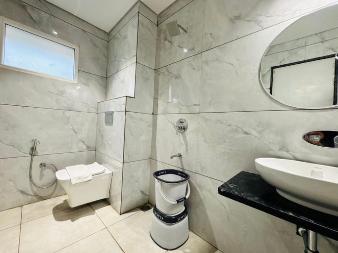 Bathroom 5, Srimad Hotel, Ujjain