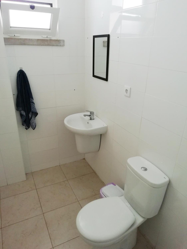 Bathroom 3, Nelo Hostel, Caldas da Rainha