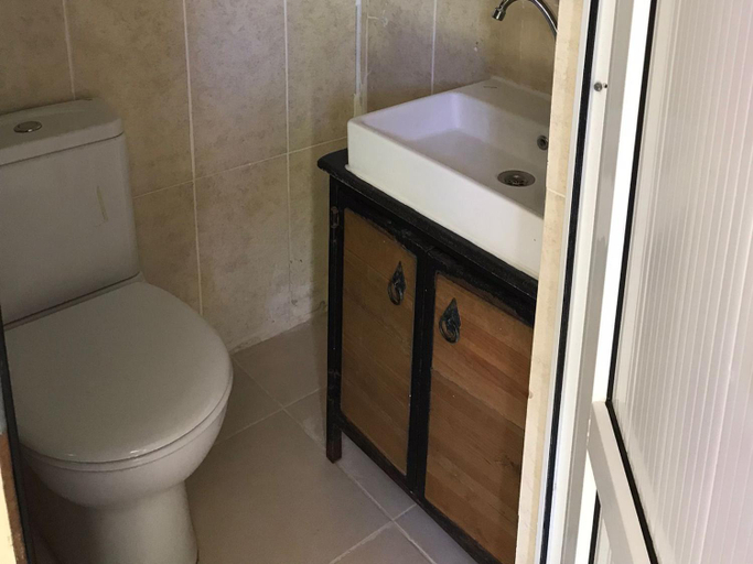 Bathroom, Cicek Evler Tatil Koyu, Armutlu