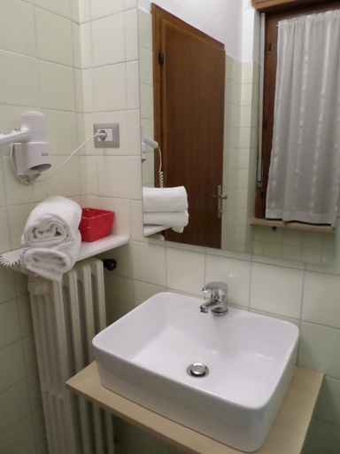 Bathroom 4, Villa Ester, Trento