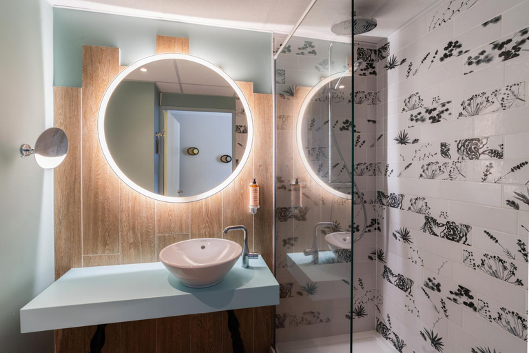 Bathroom 3, Hotel Les Portes de Sologne Golf and Spa, Loiret