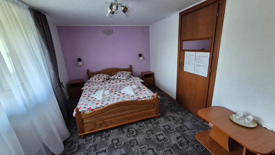 Others 4, Casa Dobrin, Capatanenii Pamanteni