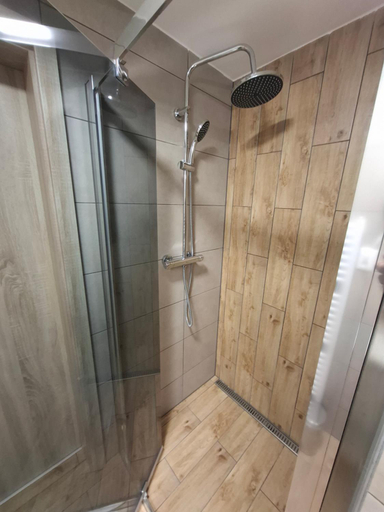 Bathroom 4, Wellness Penzion Vinny Dom, Trebišov