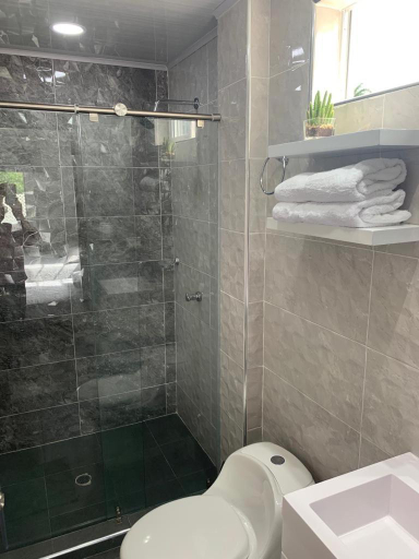 Bathroom 3, Summer Breeze, San Andrés