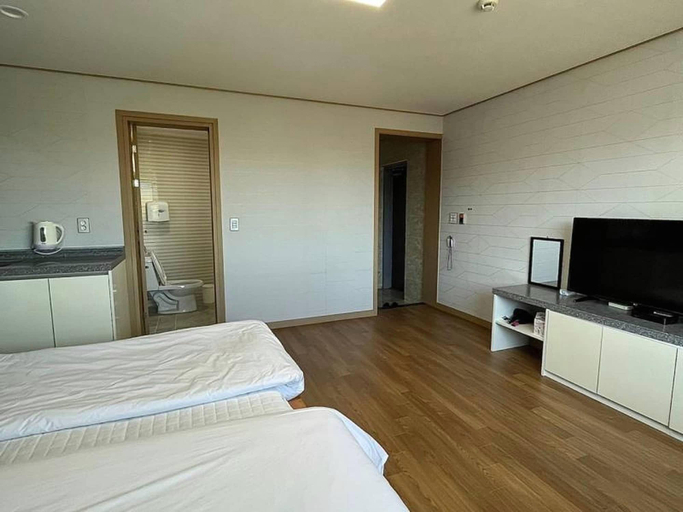 Bedroom 2, Jeju Seongsan Baekrok Kids Pension, Seogwipo