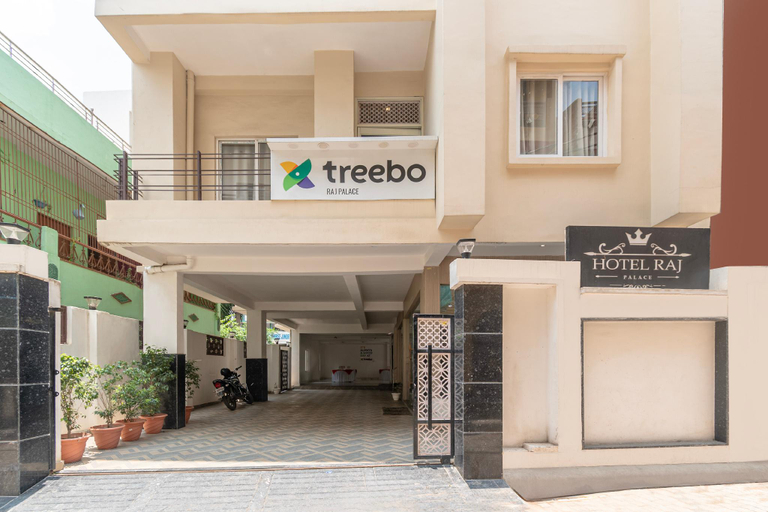Others 4, Treebo Raj Palace, Varanasi