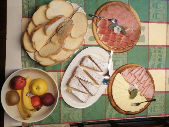 Food & Drinks 3, Silentium Domus doo, Divaca