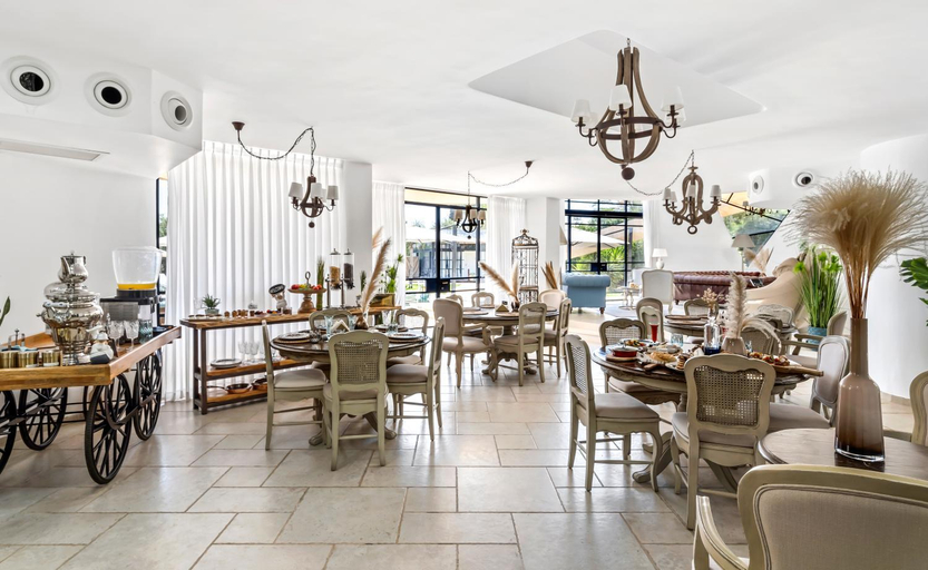 Food & Drinks, Tzel Hailan - צל האילן