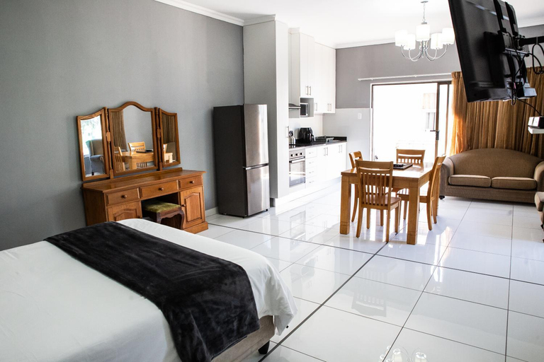 5, Kariega Apartments - 4 Graaff-Reinet Rd, Nelson Mandela Bay