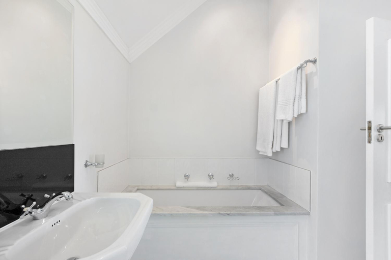 Bathroom 4, Winelands Golf Lodges 8, Cape Winelands