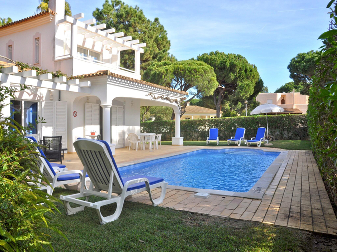 Sport & Beauty 2, Villa near Marina with Private Pool, Loulé