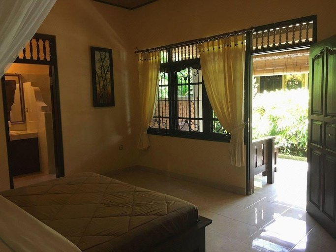 Bedroom 3, Cafe Wayan Cottages, Lombok