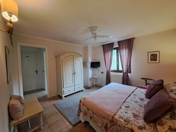 Bedroom 2, B&B Tenuta Campo Magliano, Massa Carrara