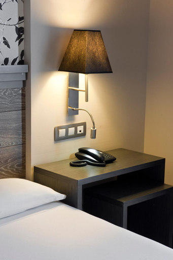 Bedroom 2, Sercotel Plaza Feria, an Ascend Hotel Collection Member, Zaragoza