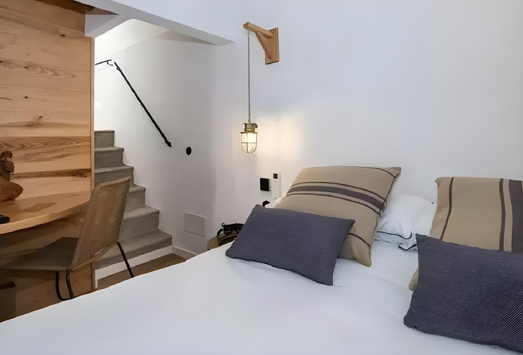 Bedroom 2, Nao Catedral Boutique Hotel, Baleares