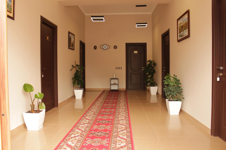 Others 4, Hotel Vila Maledhi, Beratit