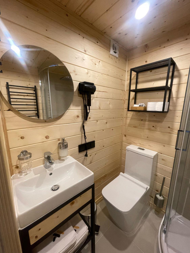 Bathroom 4, Gremi Hotel, Rakhivs'kyi