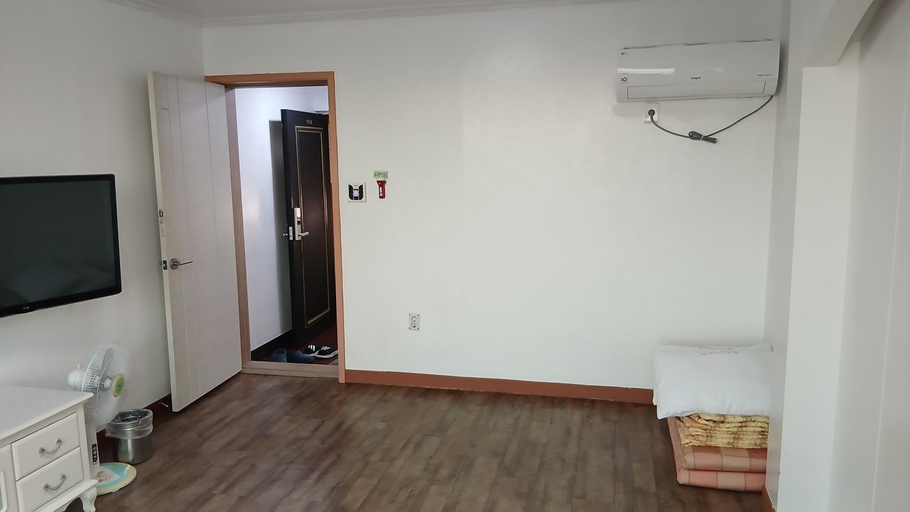 Bathroom 4, Namhae beach hotel, Namhae