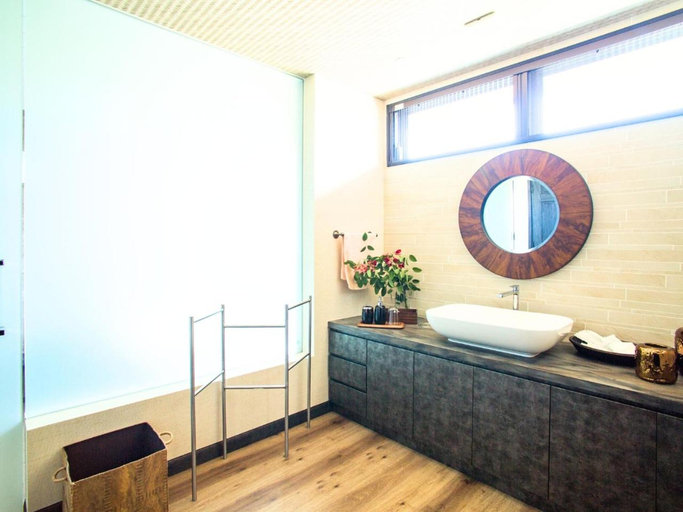 Others 4, Cairns House by SANA, Tateyama