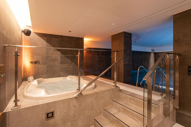 Bathroom 5, DoubleTree by Hilton Wroclaw, Środa Śląska
