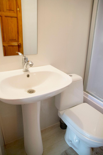 Bathroom 2, Elania, Kominternivs'kyi