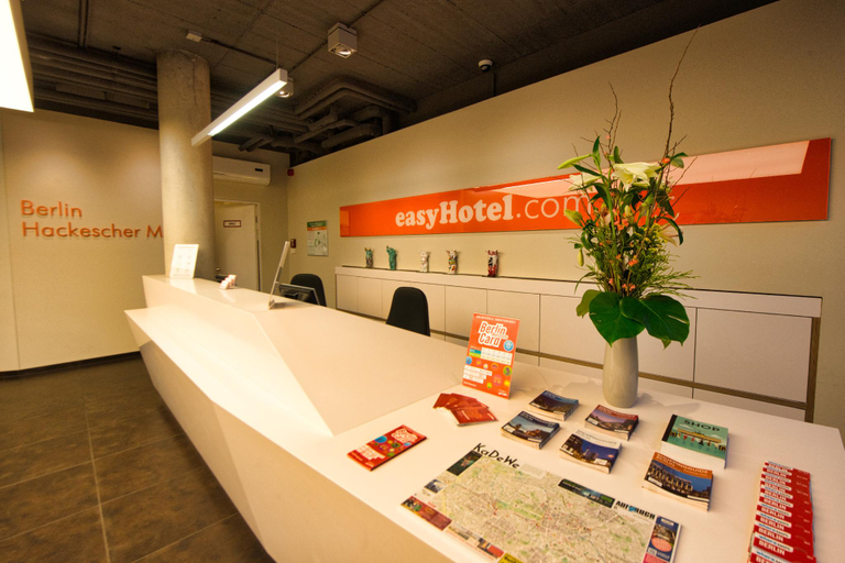 Bedroom 2, easyHotel Berlin Hackescher Markt, Berlin