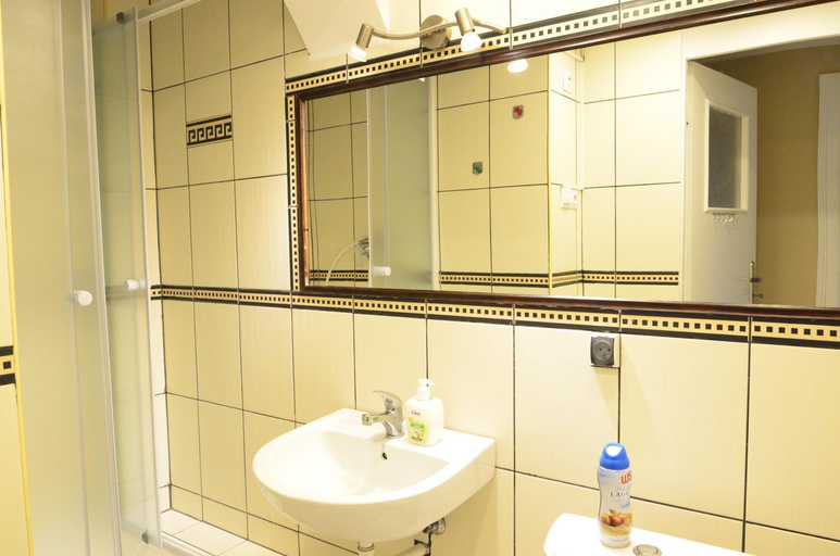 Others 2, Rooms Close to Everywhere I, Gdańsk City