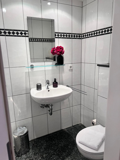 Bathroom 5, Haus Sondermann, Mettmann