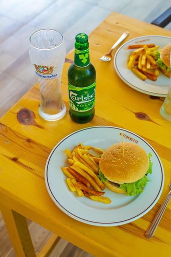 Food & Drinks