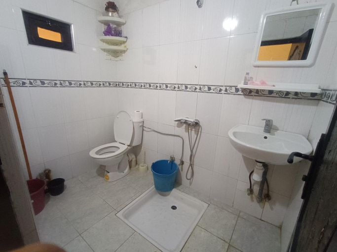 Bathroom, I Surf Morocco, Agadir-Ida ou Tanane