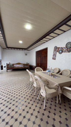Others 4, B&B Giza, Samarkand