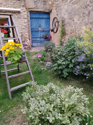 Others 2, Maison isivier, Aude