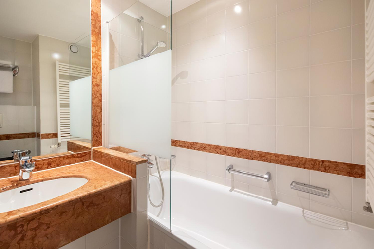 Bathroom 4, Michel Hotel Magdeburg, Magdeburg
