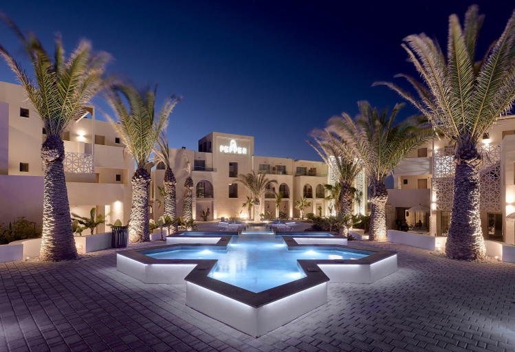 Exterior & Views