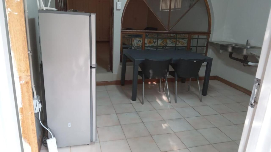 Others 3, Park guesthouse, Gert Sibande