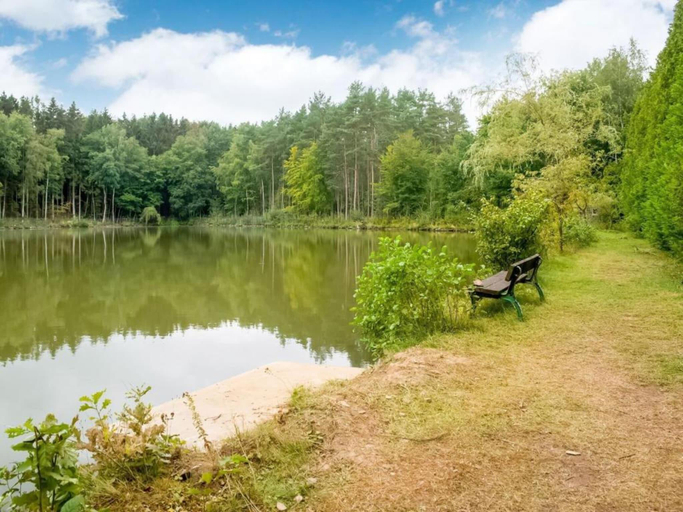 Others 5, Idyllic Lakeside Cottage, Namur