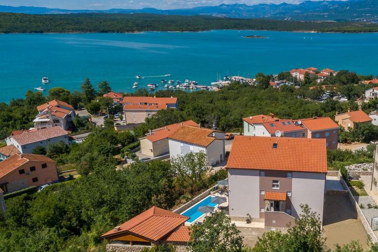 Others 4, House CAPRI with heated pool and sea view, Dobrinj