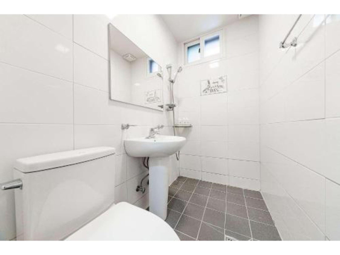 Bathroom 5, Guesthouse Blau, Gyeongju