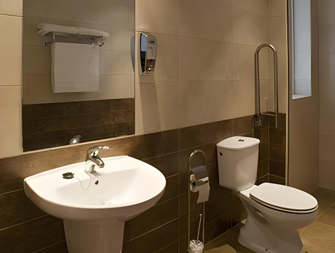 Bathroom 3, Hostal Dona Blanca, Guadalajara