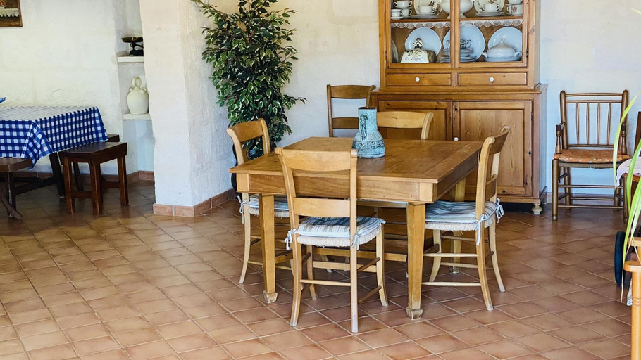Food & Drinks 5, Holiday Home in Alaior with Private Pool, Baleares