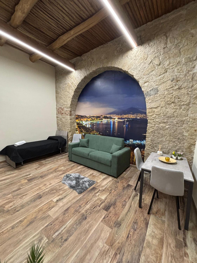 Others 5, Briante House, Napoli
